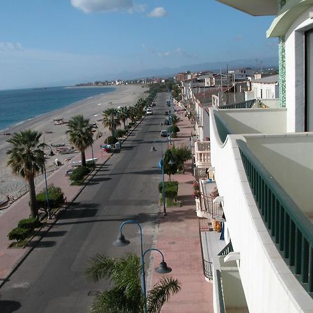 Hotel Ristorante Miramare مارينا دي جيويسا يونيكا المظهر الخارجي الصورة