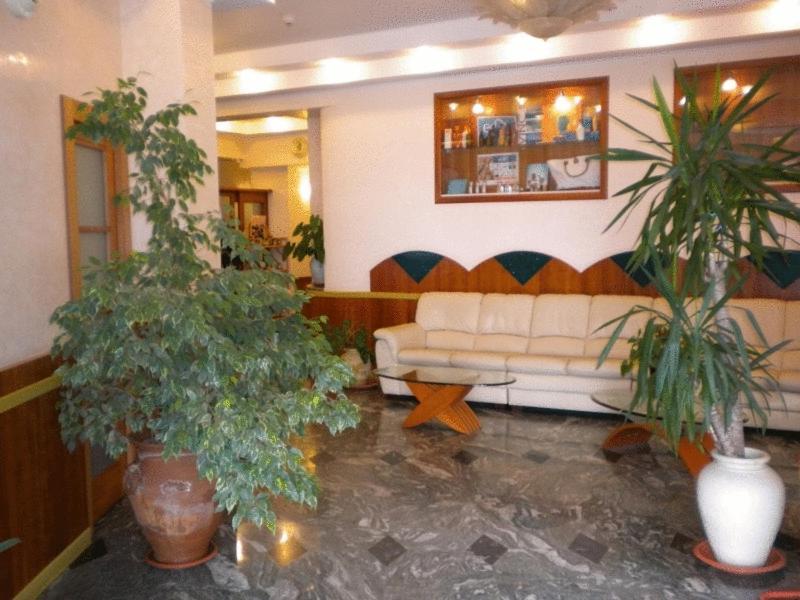 Hotel Ristorante Miramare مارينا دي جيويسا يونيكا المظهر الخارجي الصورة