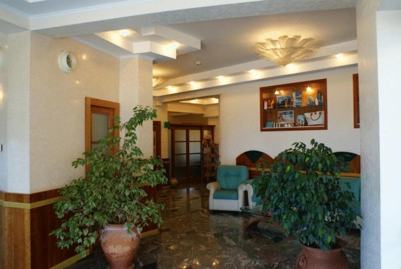 Hotel Ristorante Miramare مارينا دي جيويسا يونيكا المظهر الخارجي الصورة