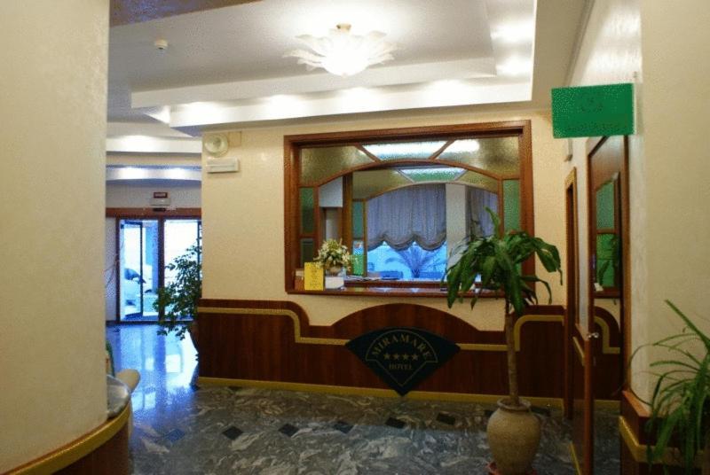 Hotel Ristorante Miramare مارينا دي جيويسا يونيكا المظهر الخارجي الصورة
