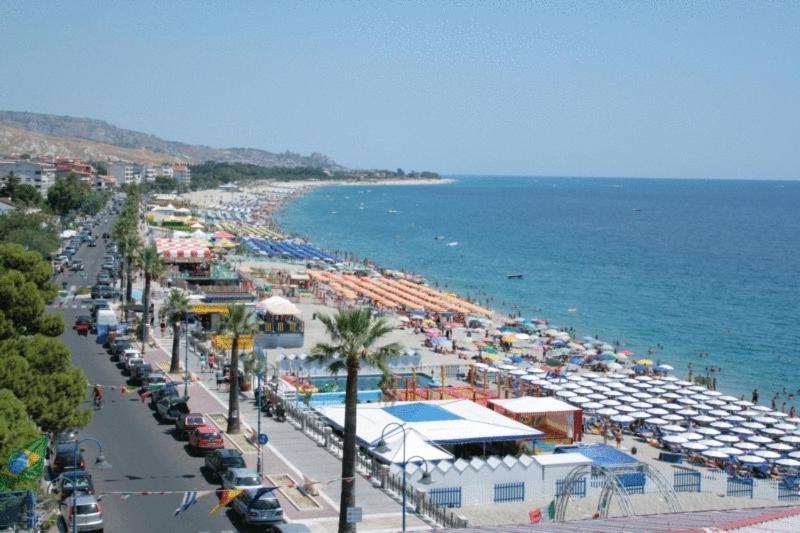 Hotel Ristorante Miramare مارينا دي جيويسا يونيكا المظهر الخارجي الصورة